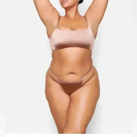 SKIMS Women's Satin String Thong in Desert Clay Size 4X PN-THG-1094 - Picture 3 of 7